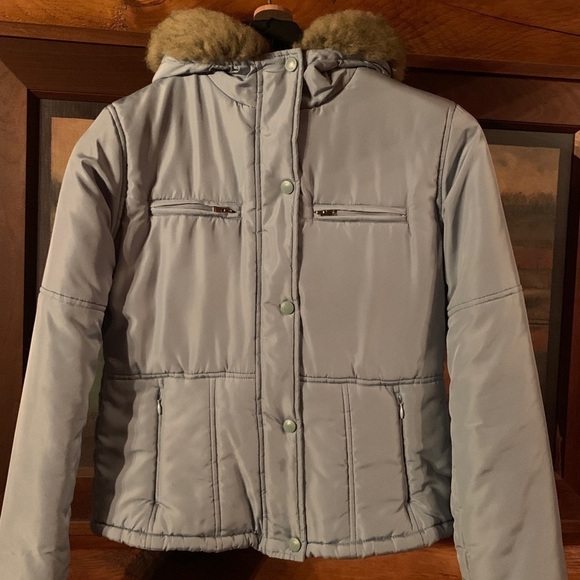 l.e.I Crop fit Puffer Jacket w/hood - Picture 1 of 8